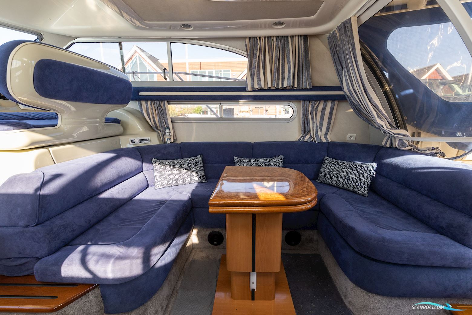 Sealine 360