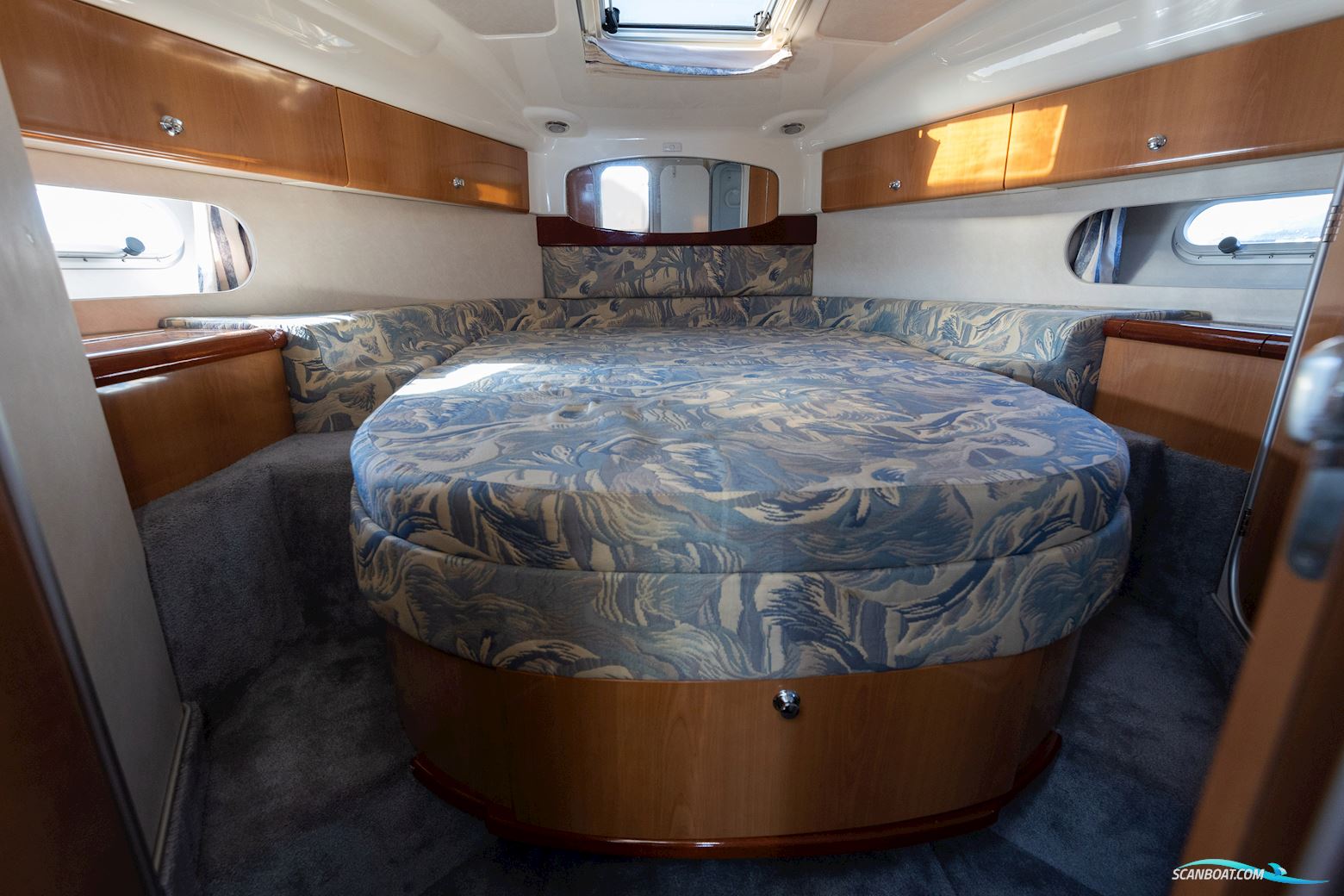 Sealine 360
