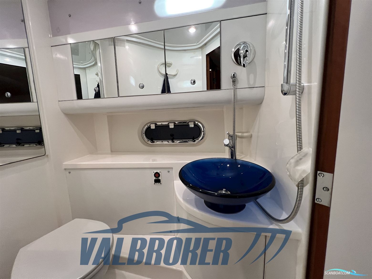 Sealine C 39