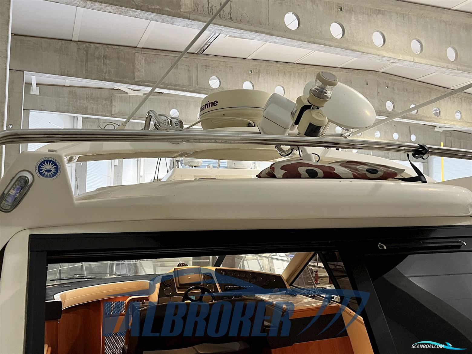 Sealine C 39