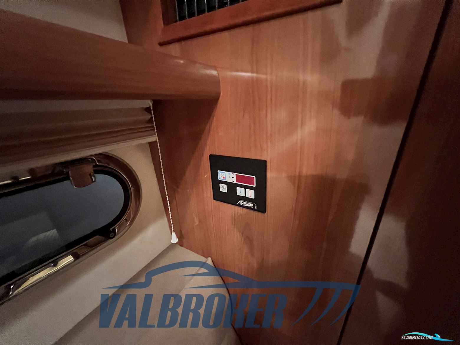 Sealine C 39