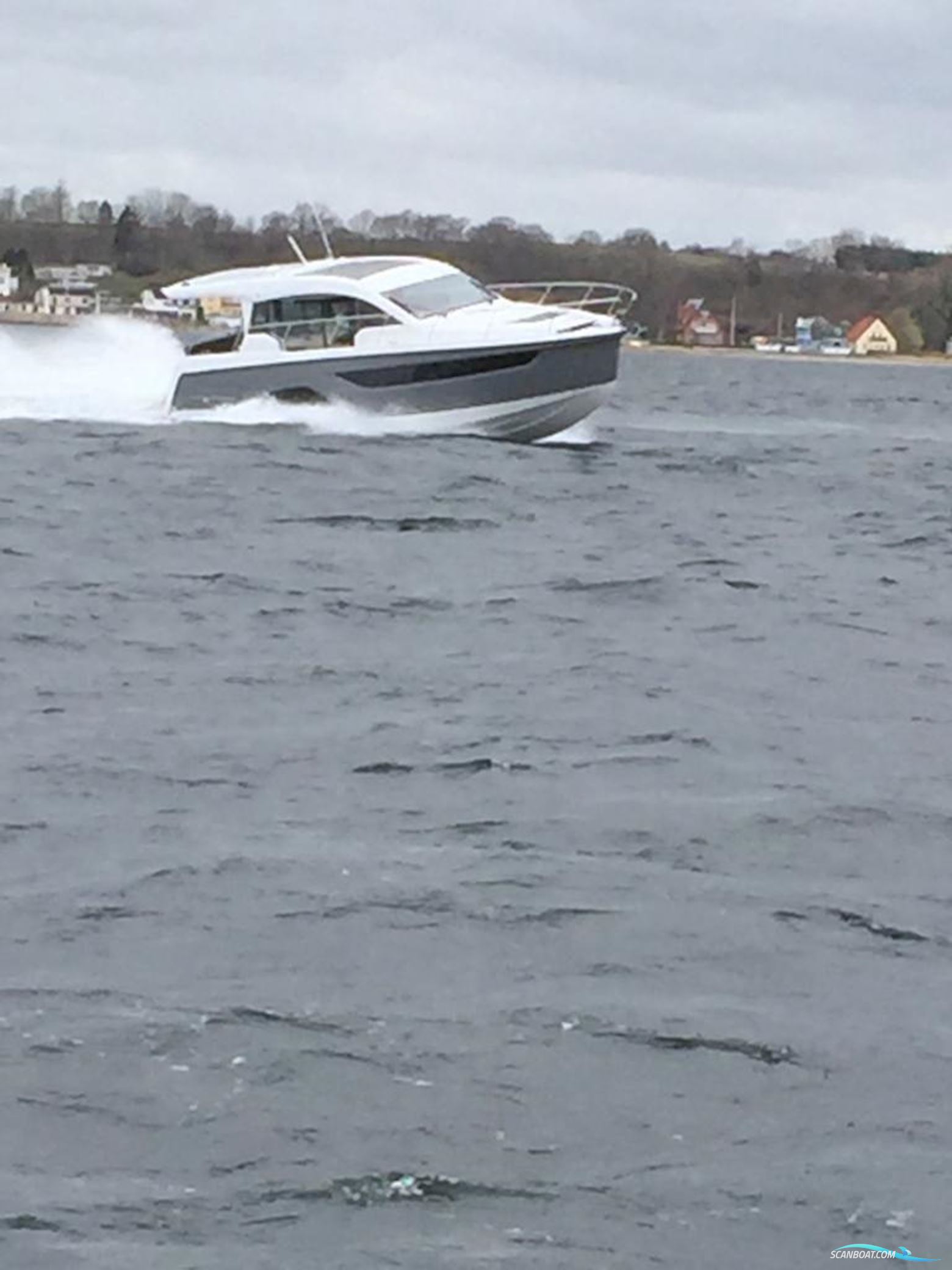 Sealine C 390 Motorboat 2025, with Volv Penta engine, Germany