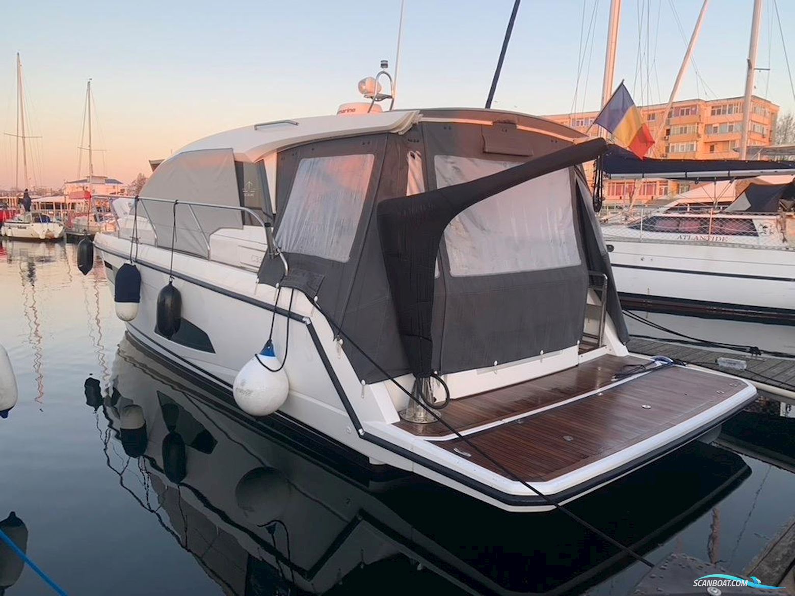 Sealine C330 Motorboat 2018, with Volvo Penta engine, No country info