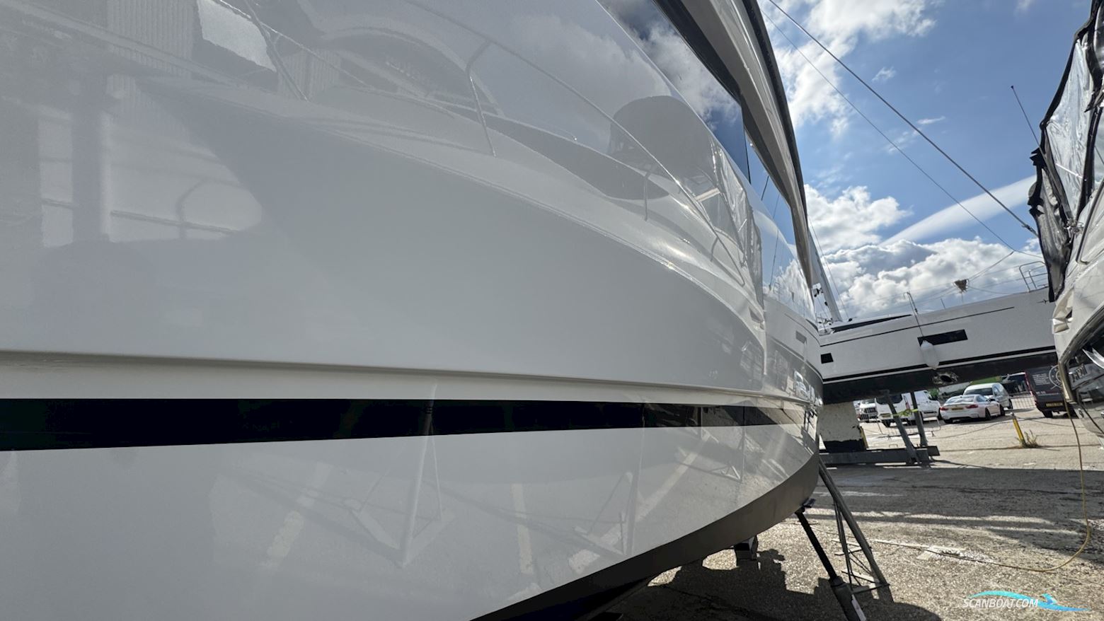 Sealine C330