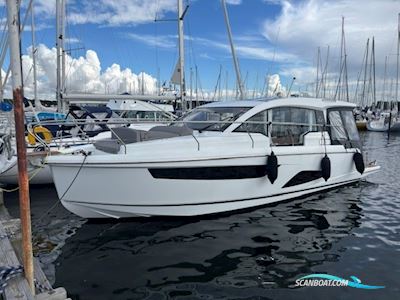 Sealine C330 Motorboat 2016, with Volvo Penta engine, Sweden