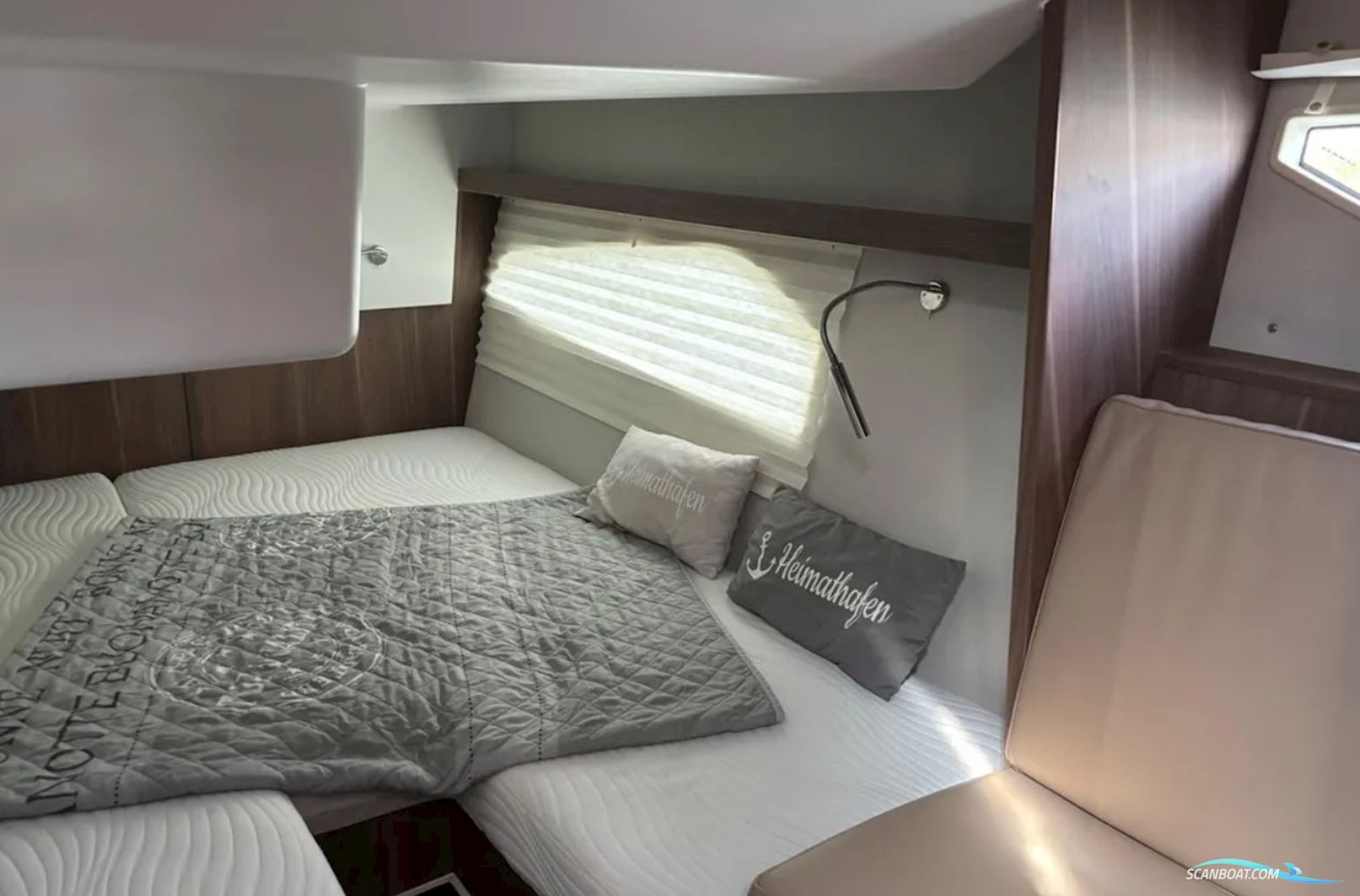Sealine C330