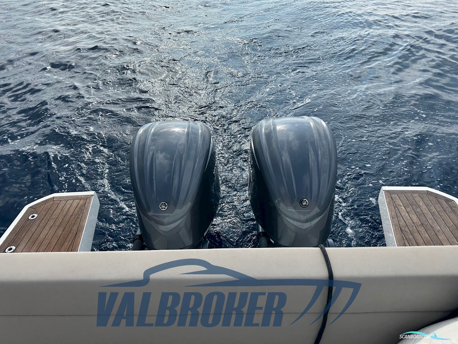 Sealine C335V
