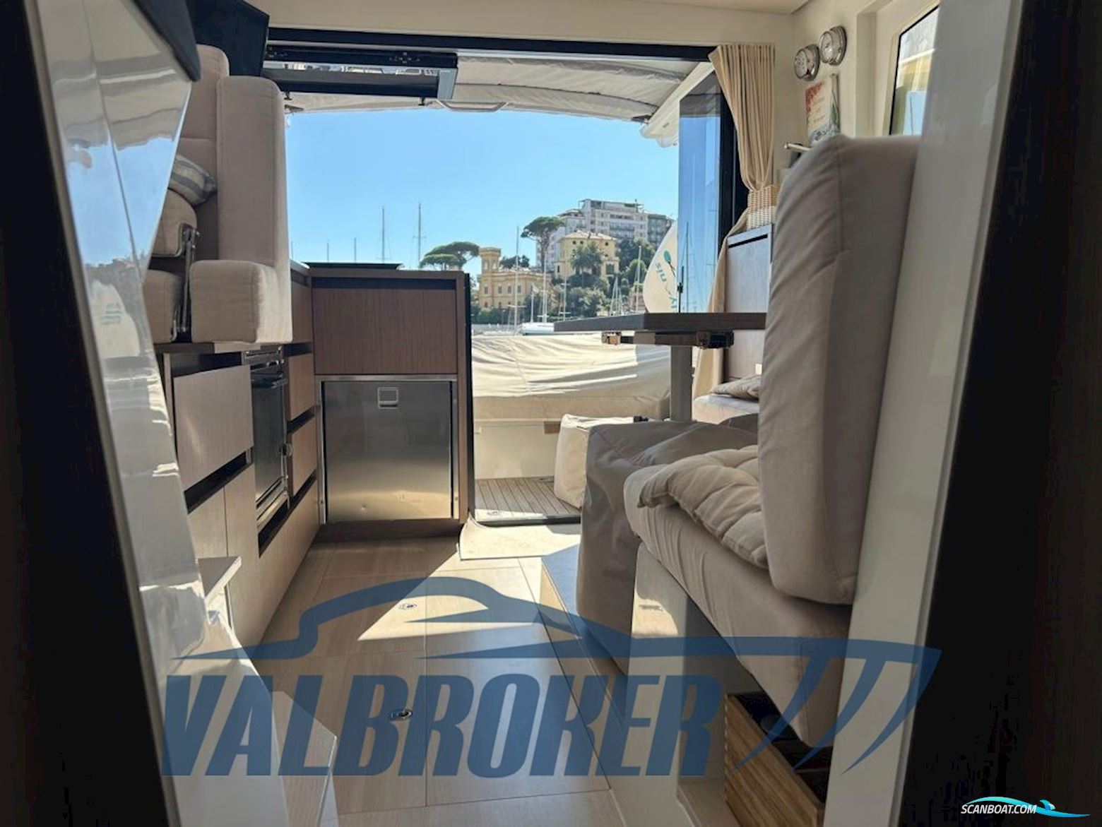 Sealine C335V
