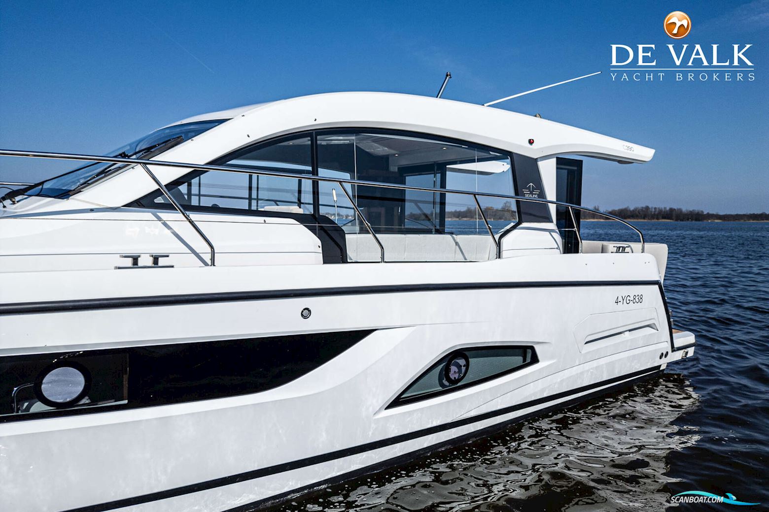Sealine C390