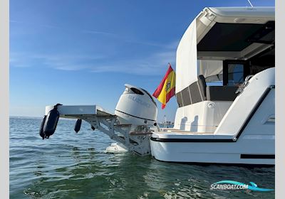 Sealine C390V Motorboat 2023, with Suzuki engine, Spain