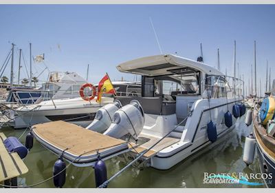 Sealine C390V Motorboat 2023, with Suzuki engine, Spain