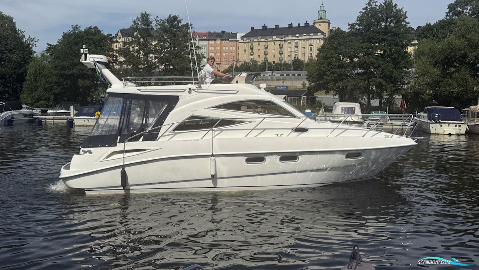 Sealine F 34 Flybridge Motorboat 2005, with 2 x Volvo Penta engine, Sweden
