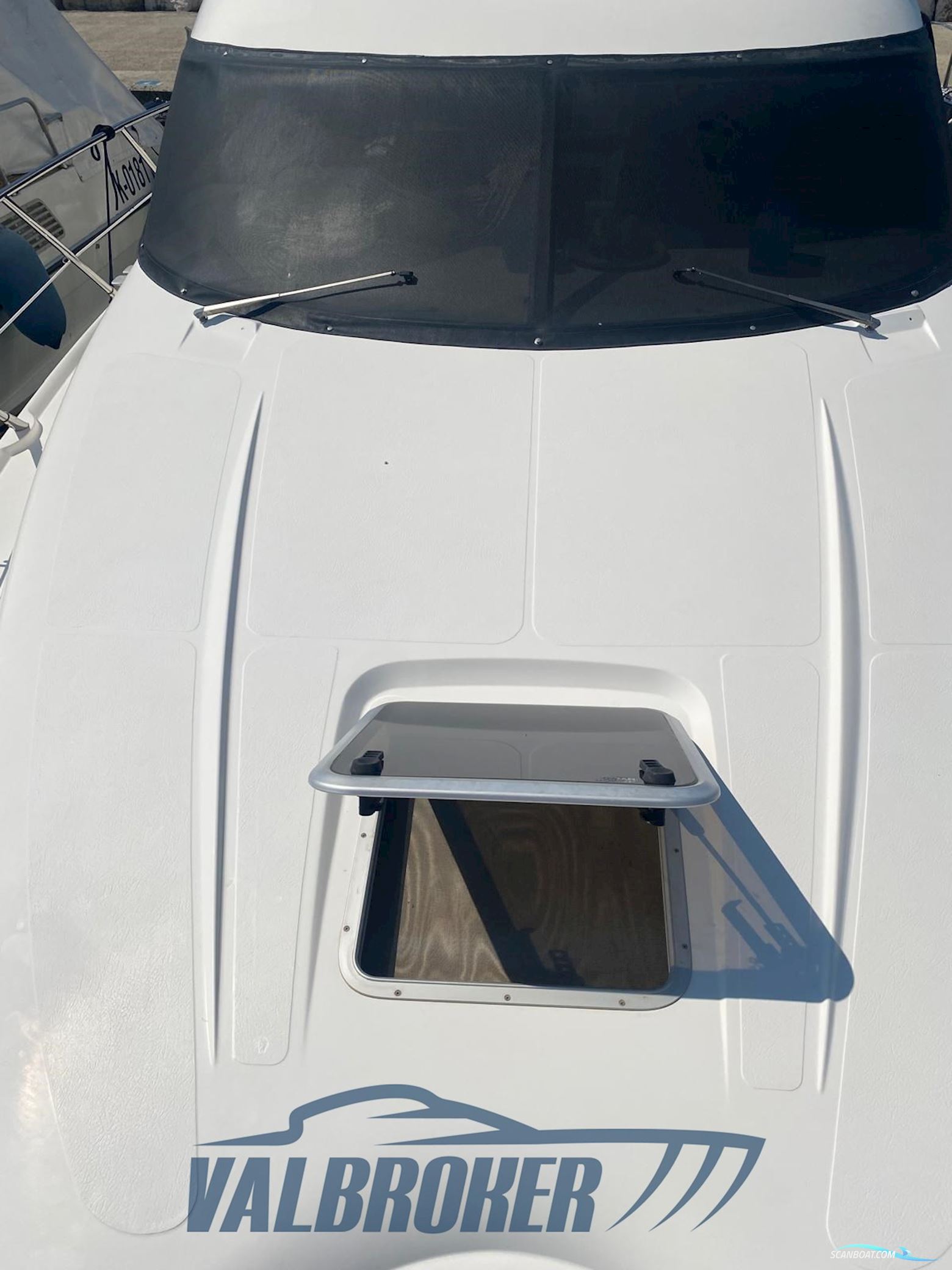 Sealine F 37