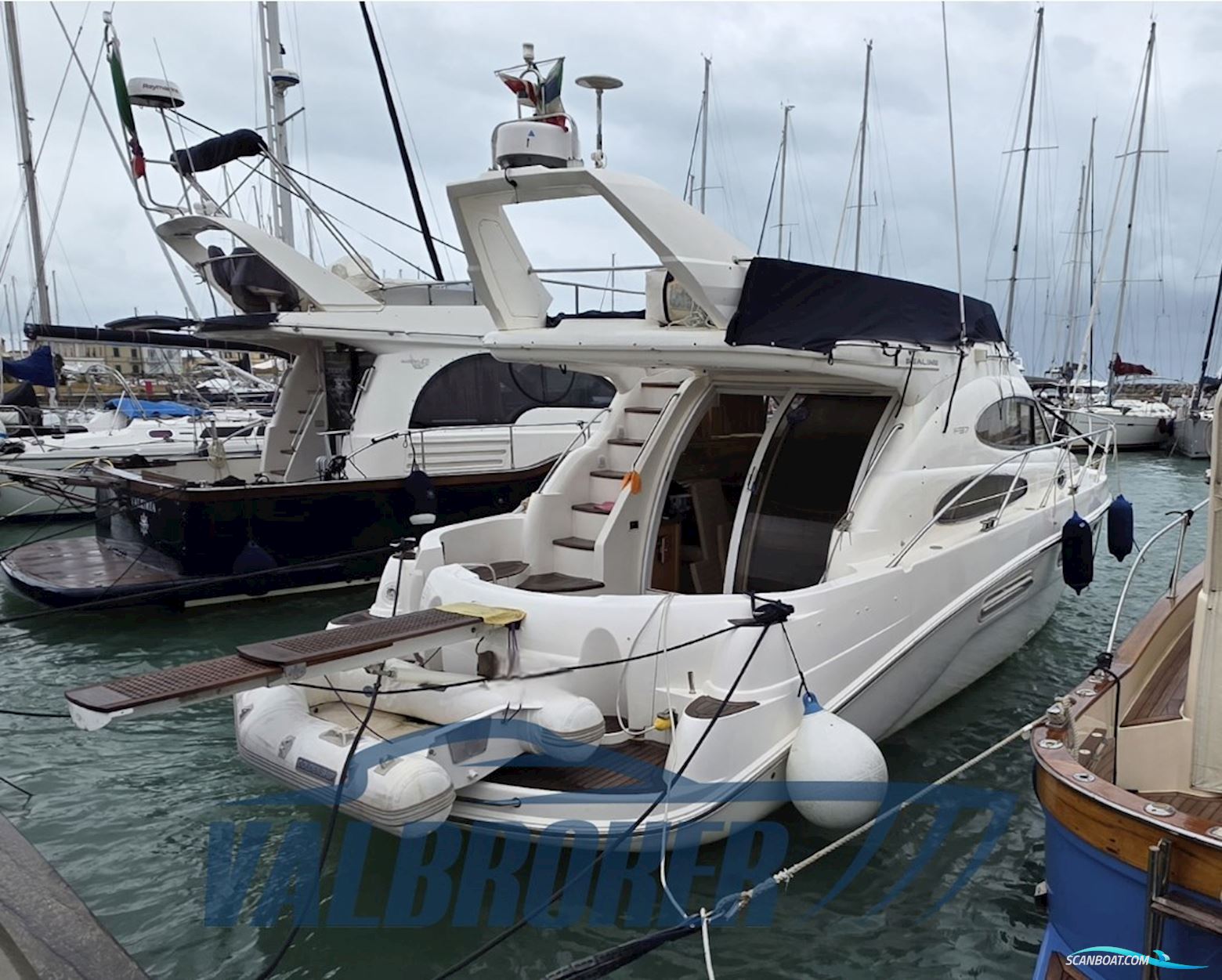 Sealine F 37