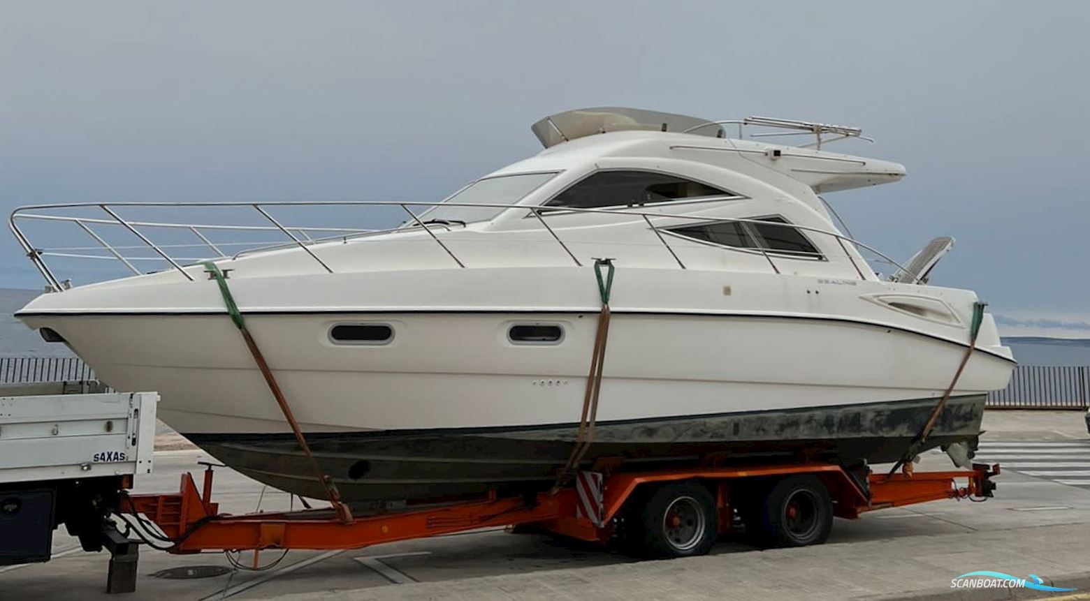 Sealine F34 Flybridge