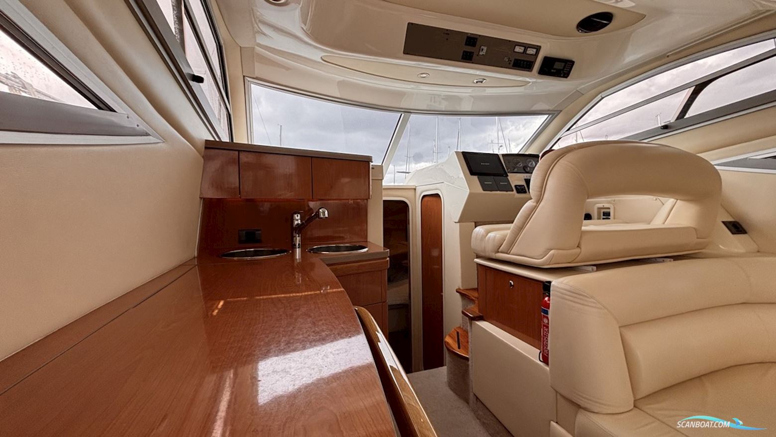 Sealine F34