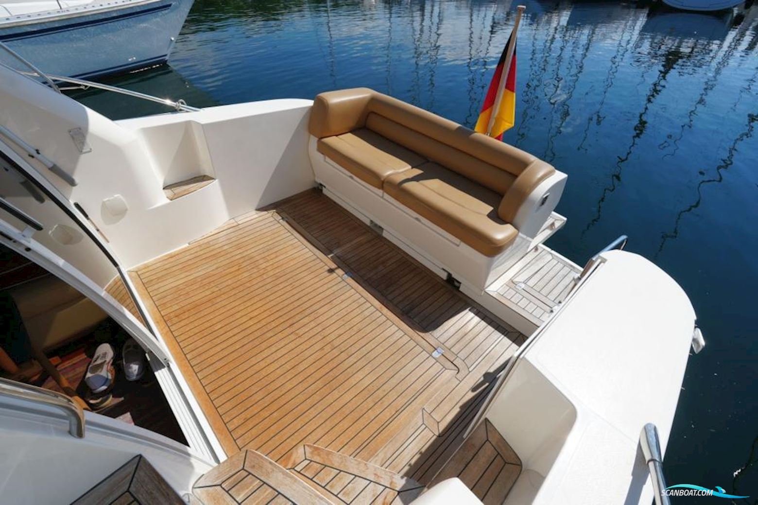 Sealine F34