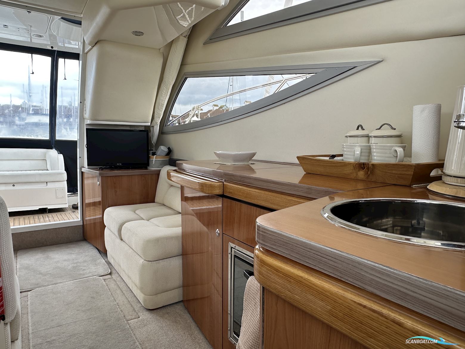 Sealine F34
