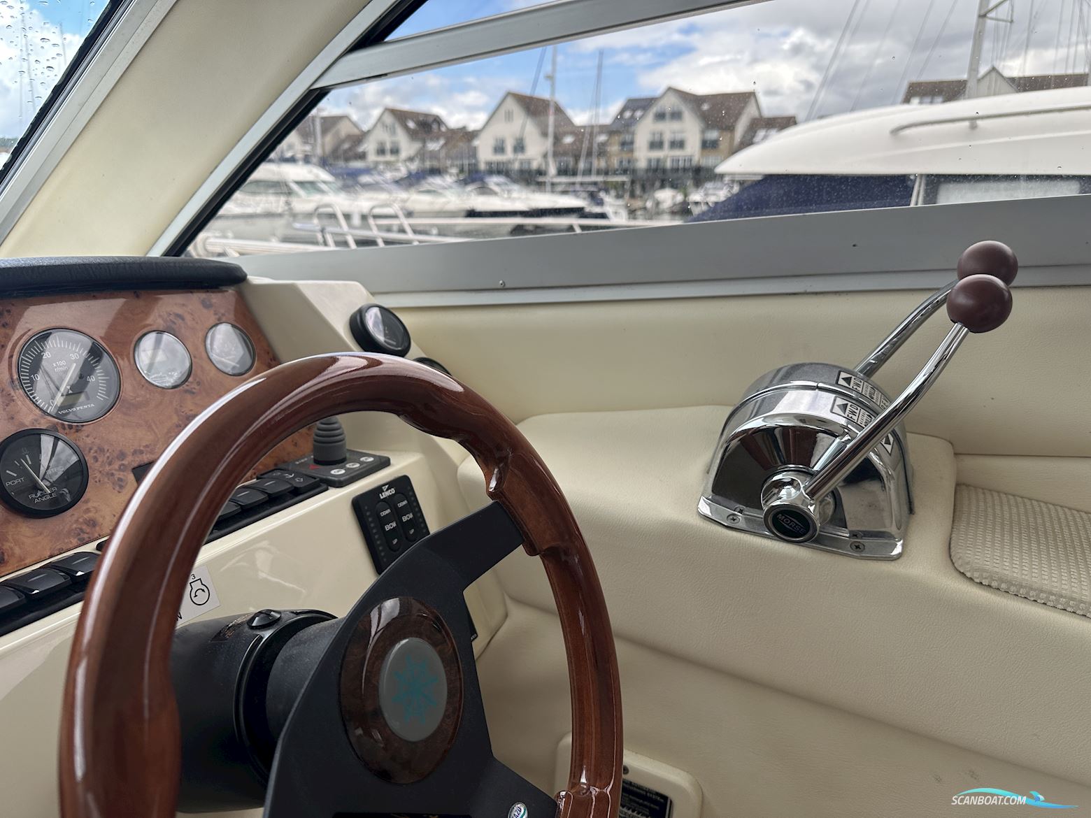 Sealine F34