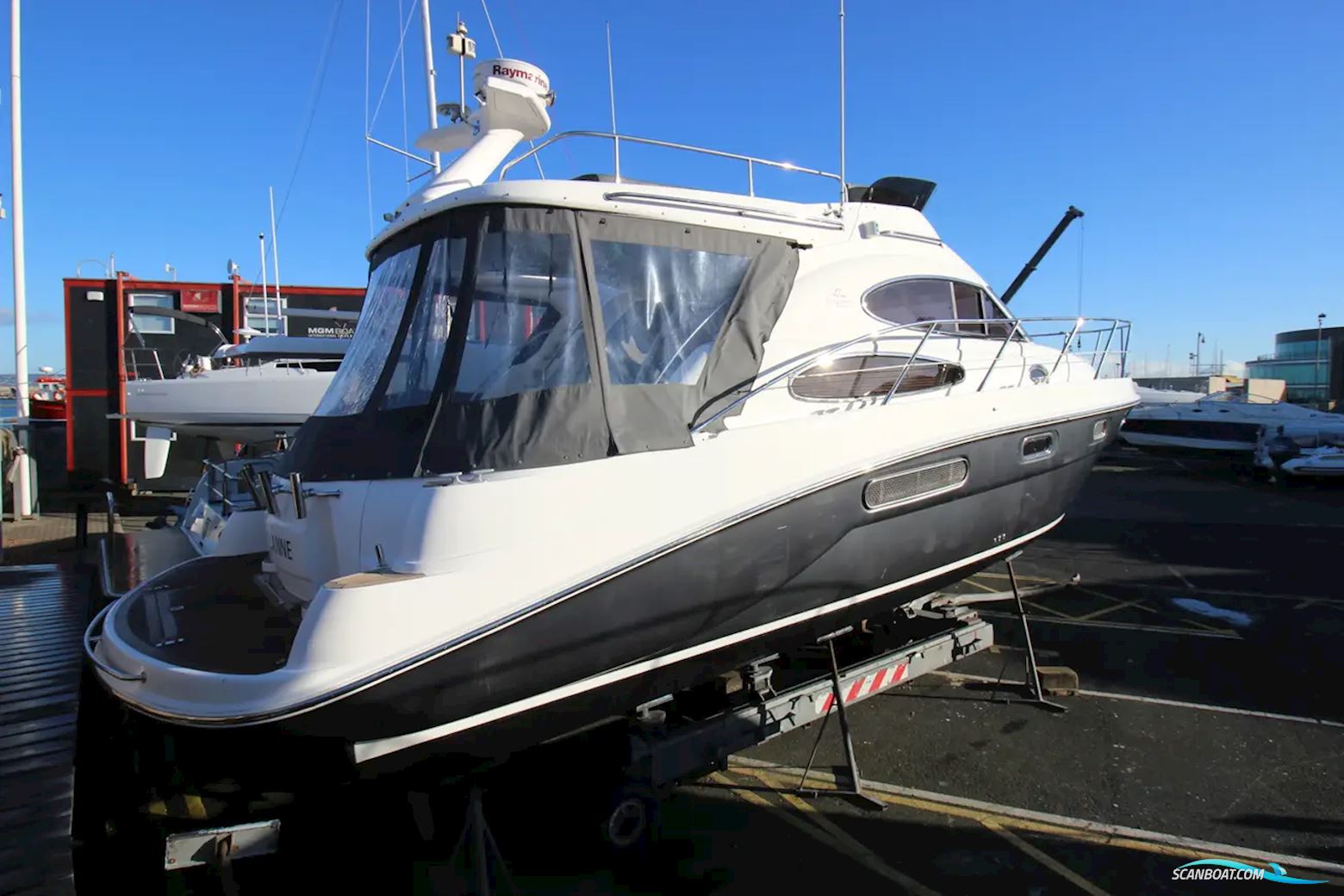 Sealine F37