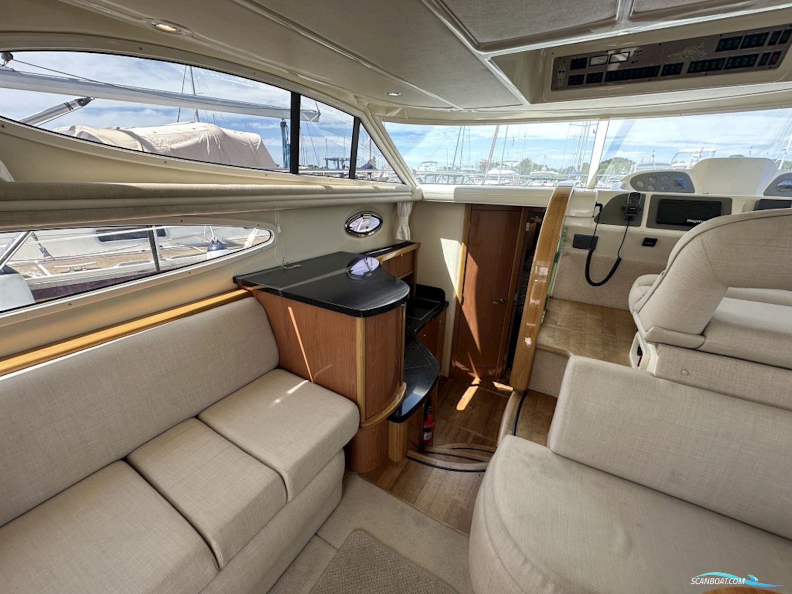 Sealine F37