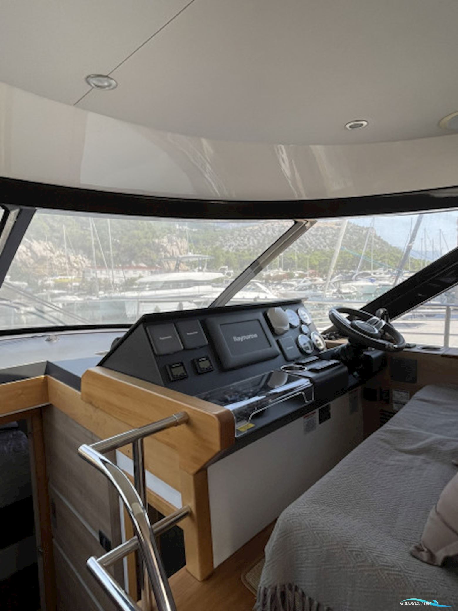 Sealine F42/450