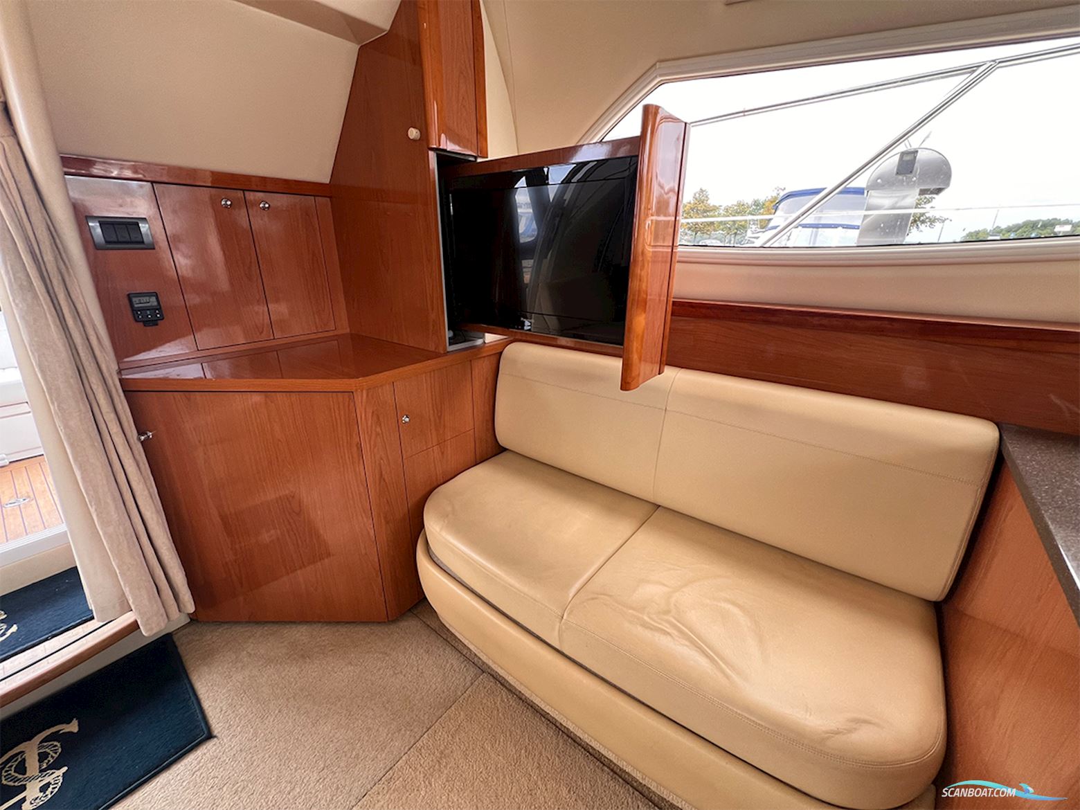 Sealine F42/5