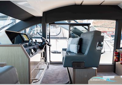 Sealine F430 - Fybridge Motorboat 2023, with Volvo-Penta engine, Spain