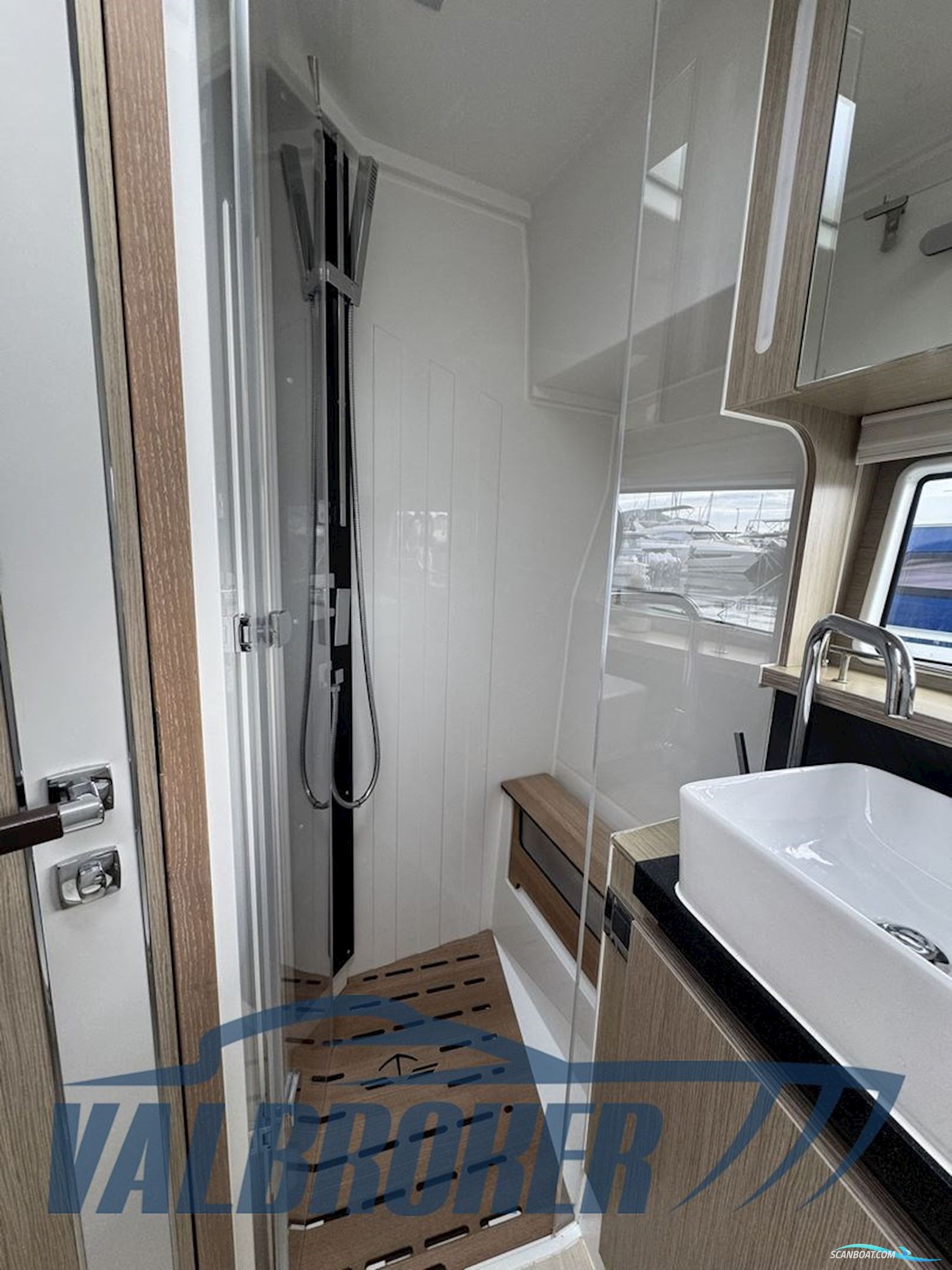 Sealine F430