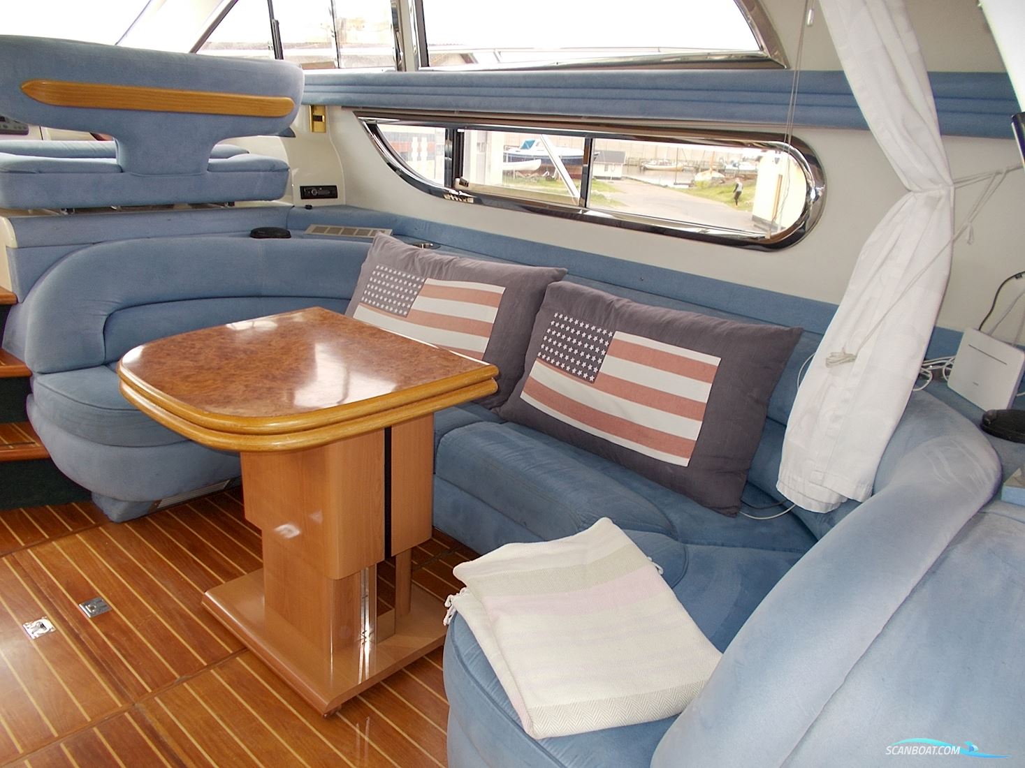 Sealine F44