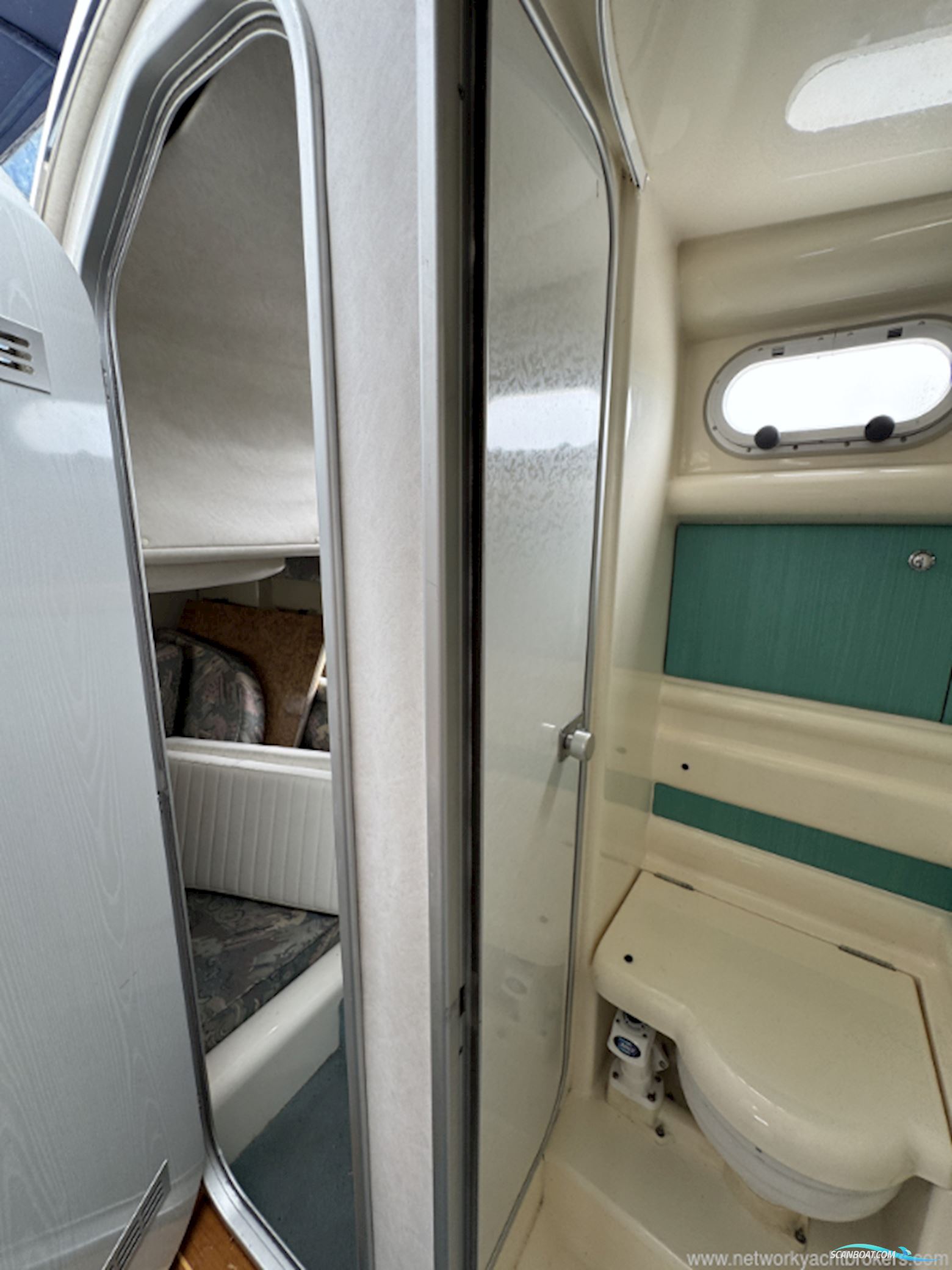 Sealine International 28