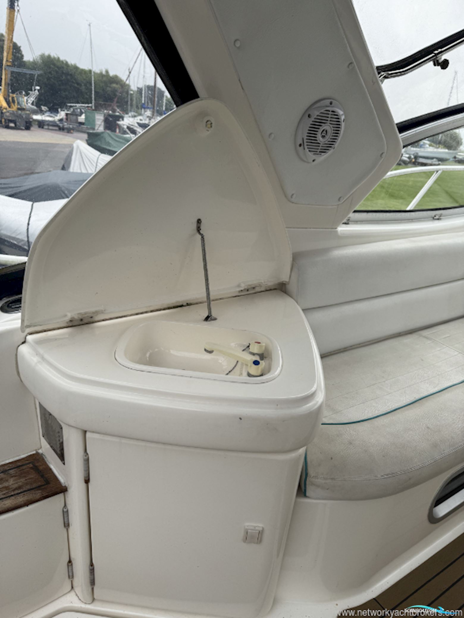 Sealine International 28