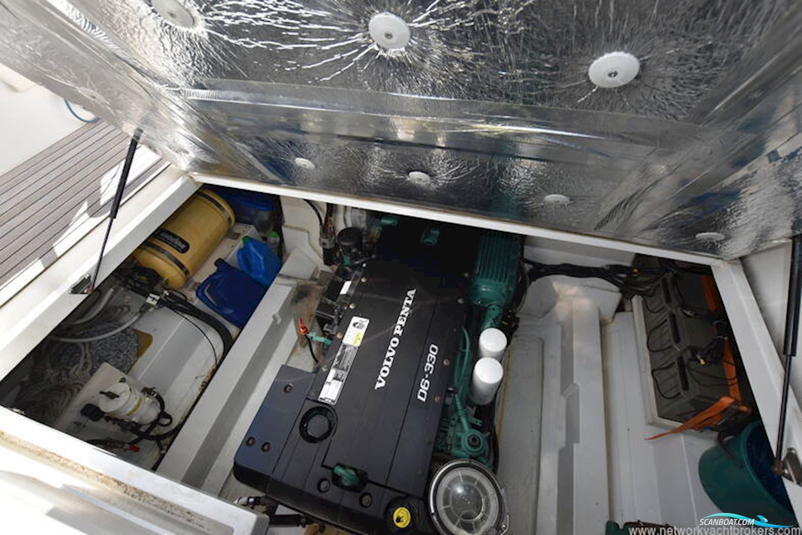 Sealine International C330