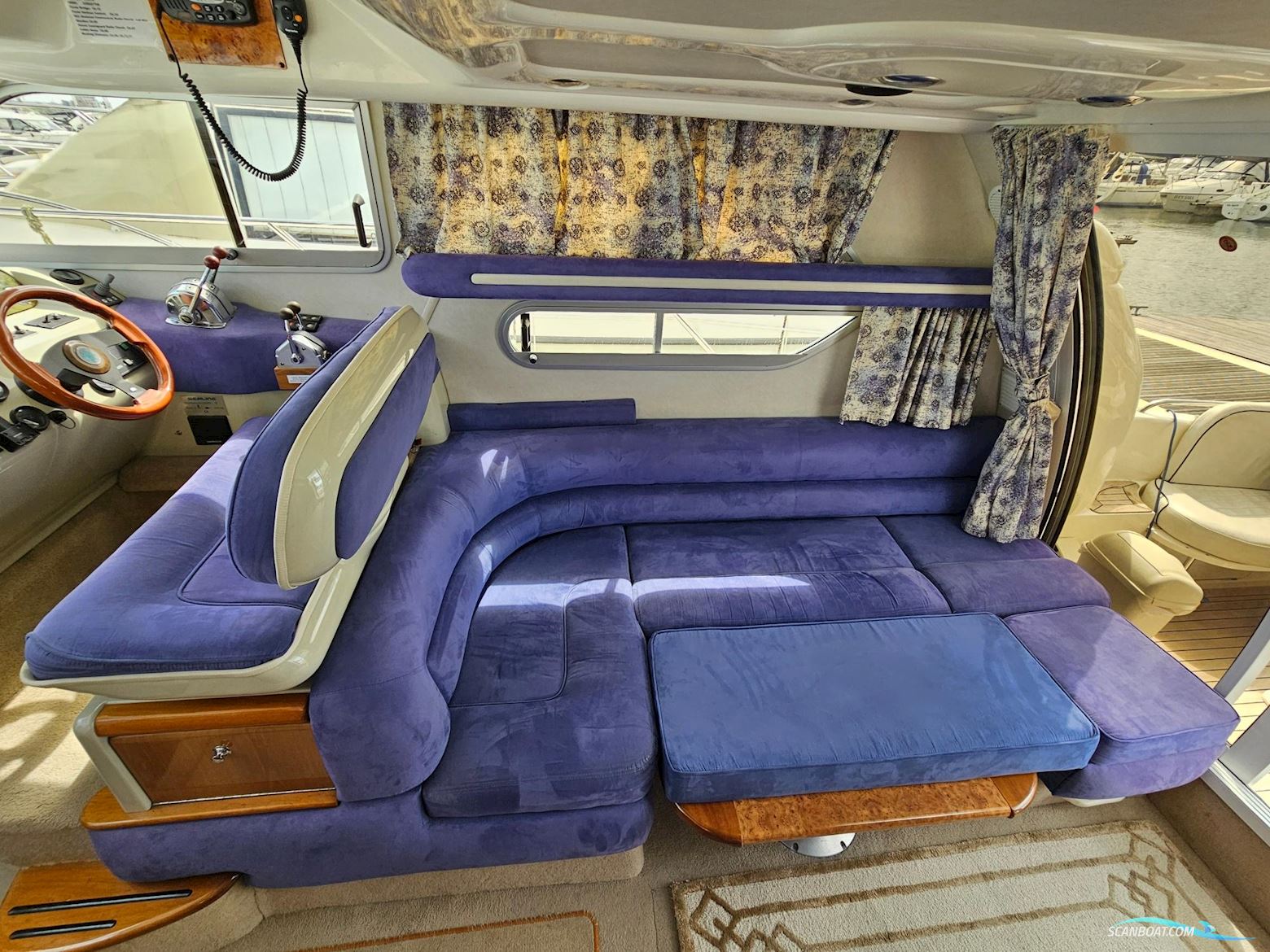 Sealine International F33