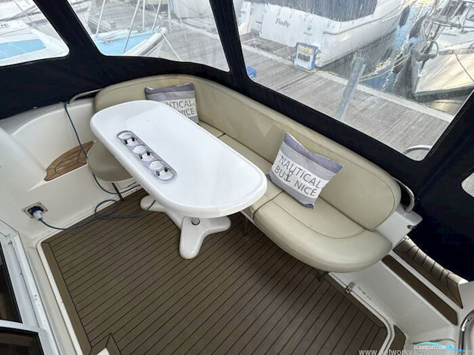 Sealine International F33