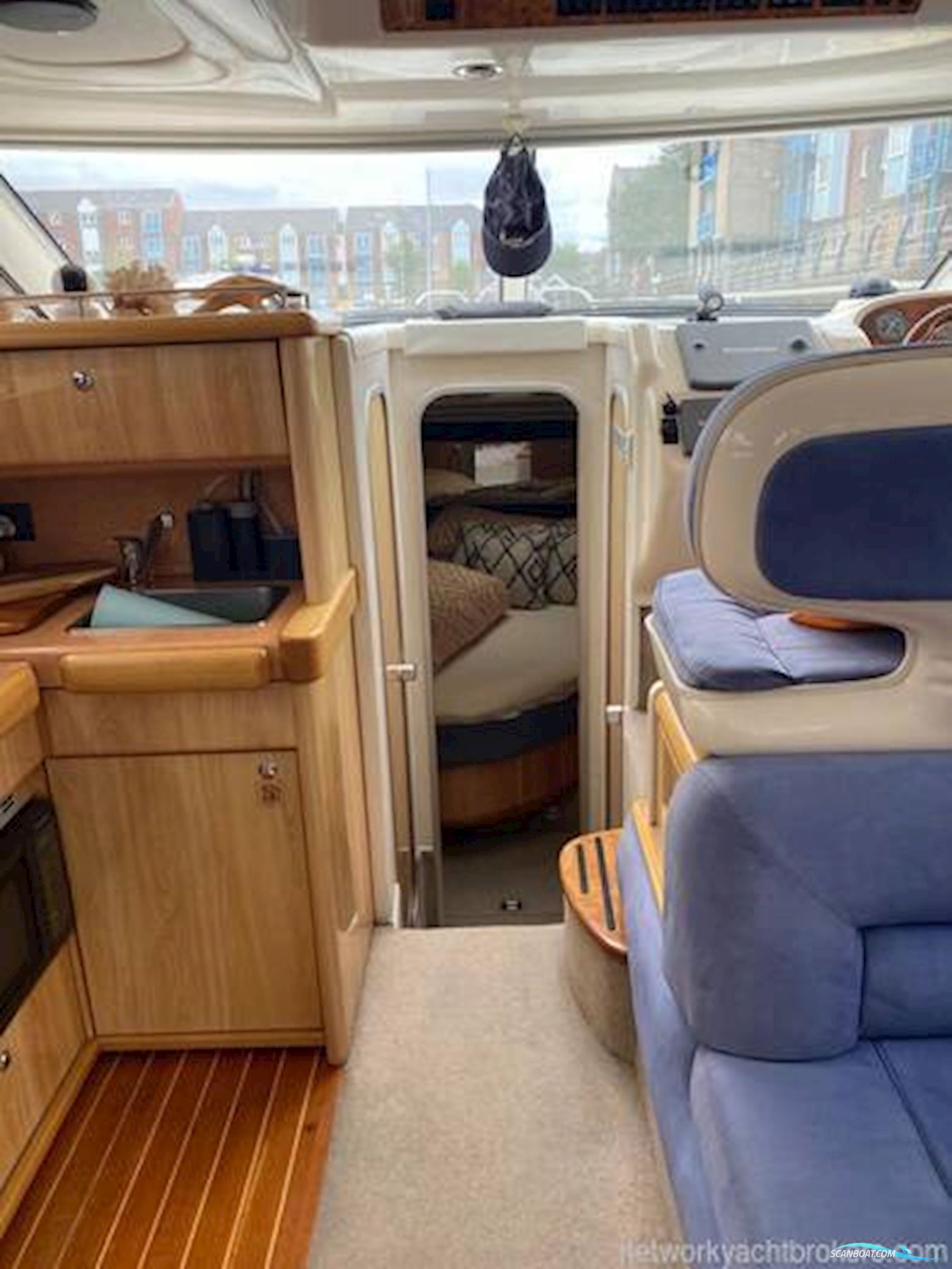 Sealine International F33