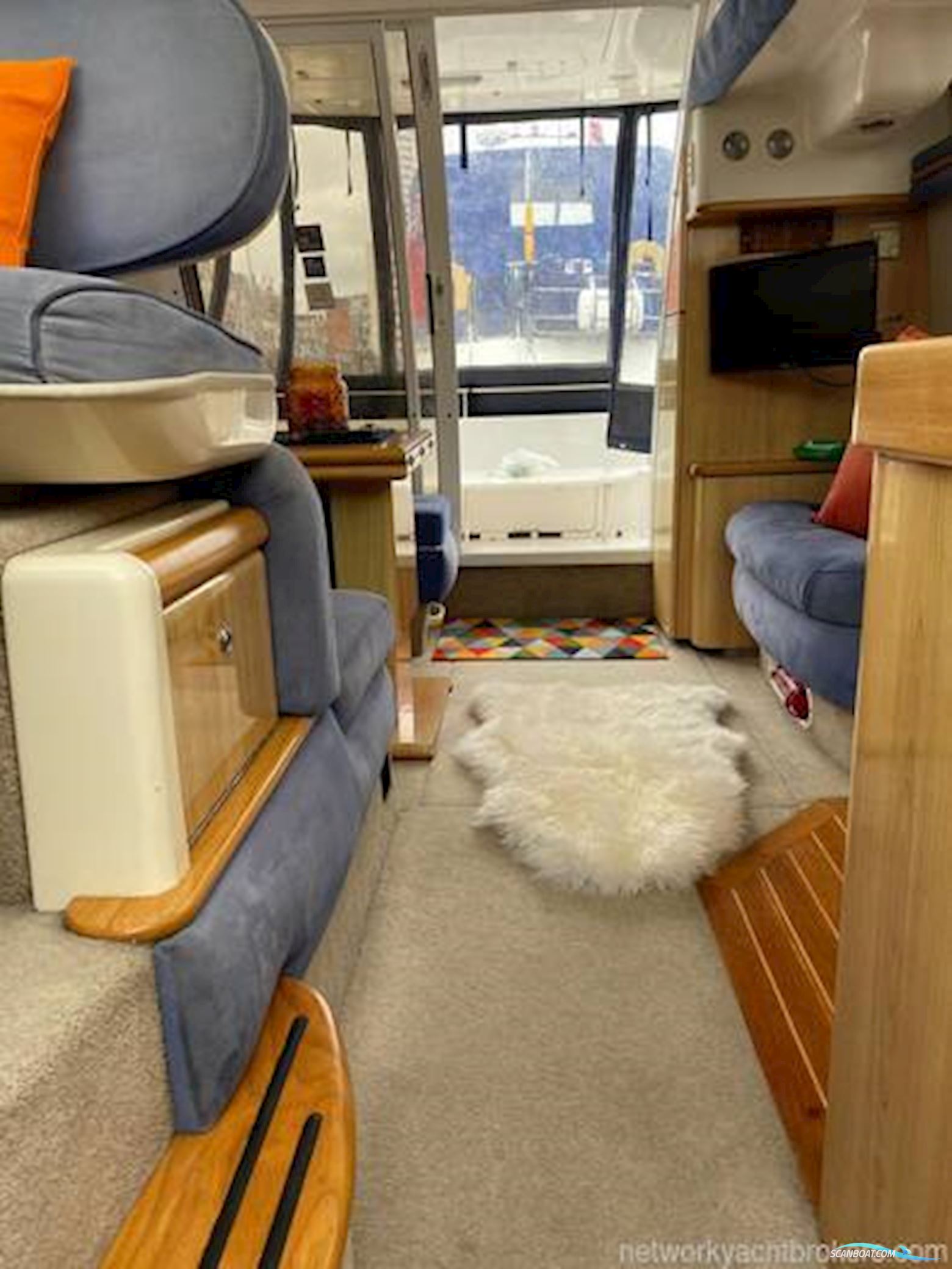 Sealine International F33