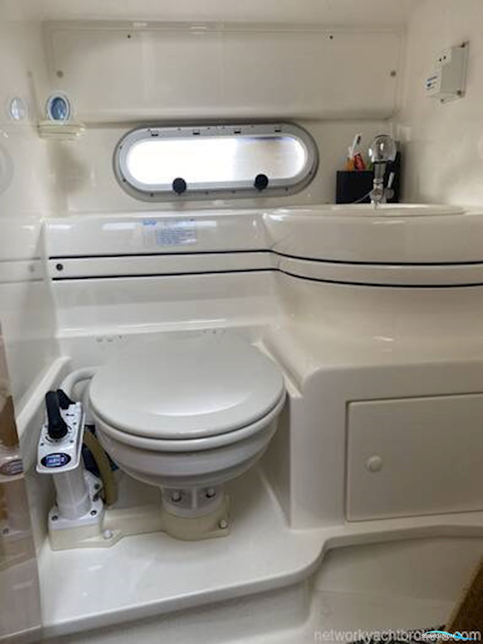 Sealine International F33