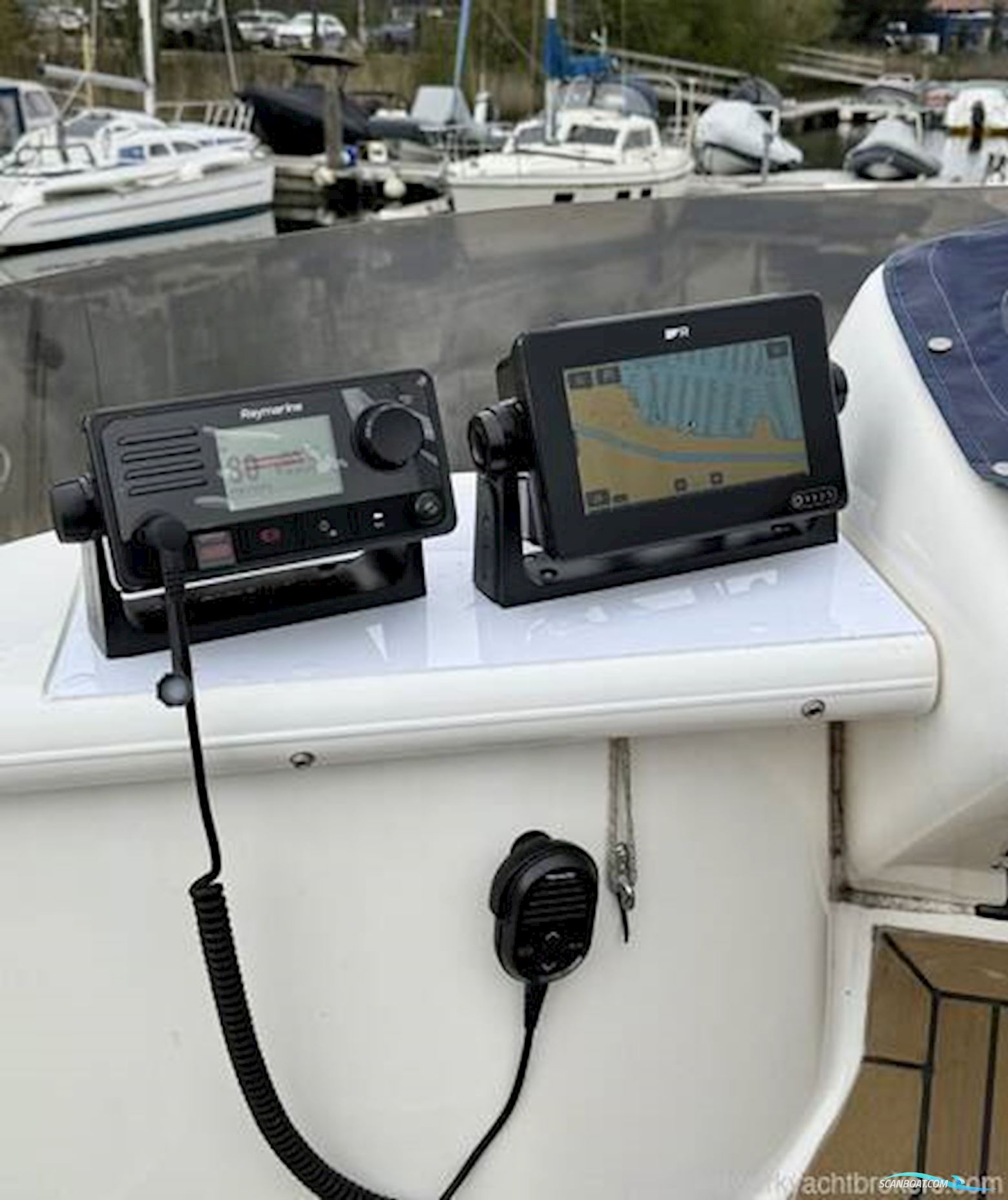 Sealine International F33