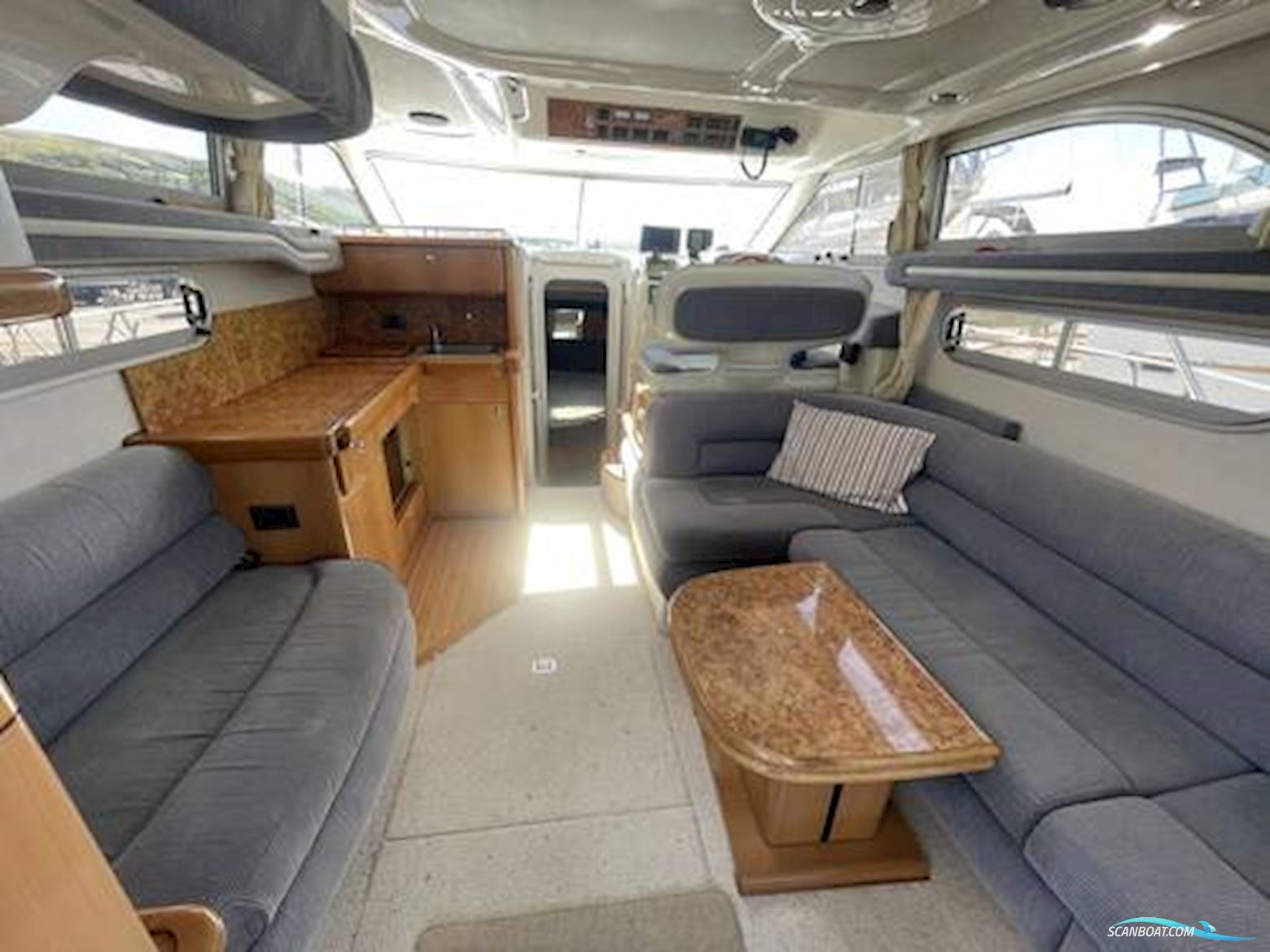 Sealine International F33
