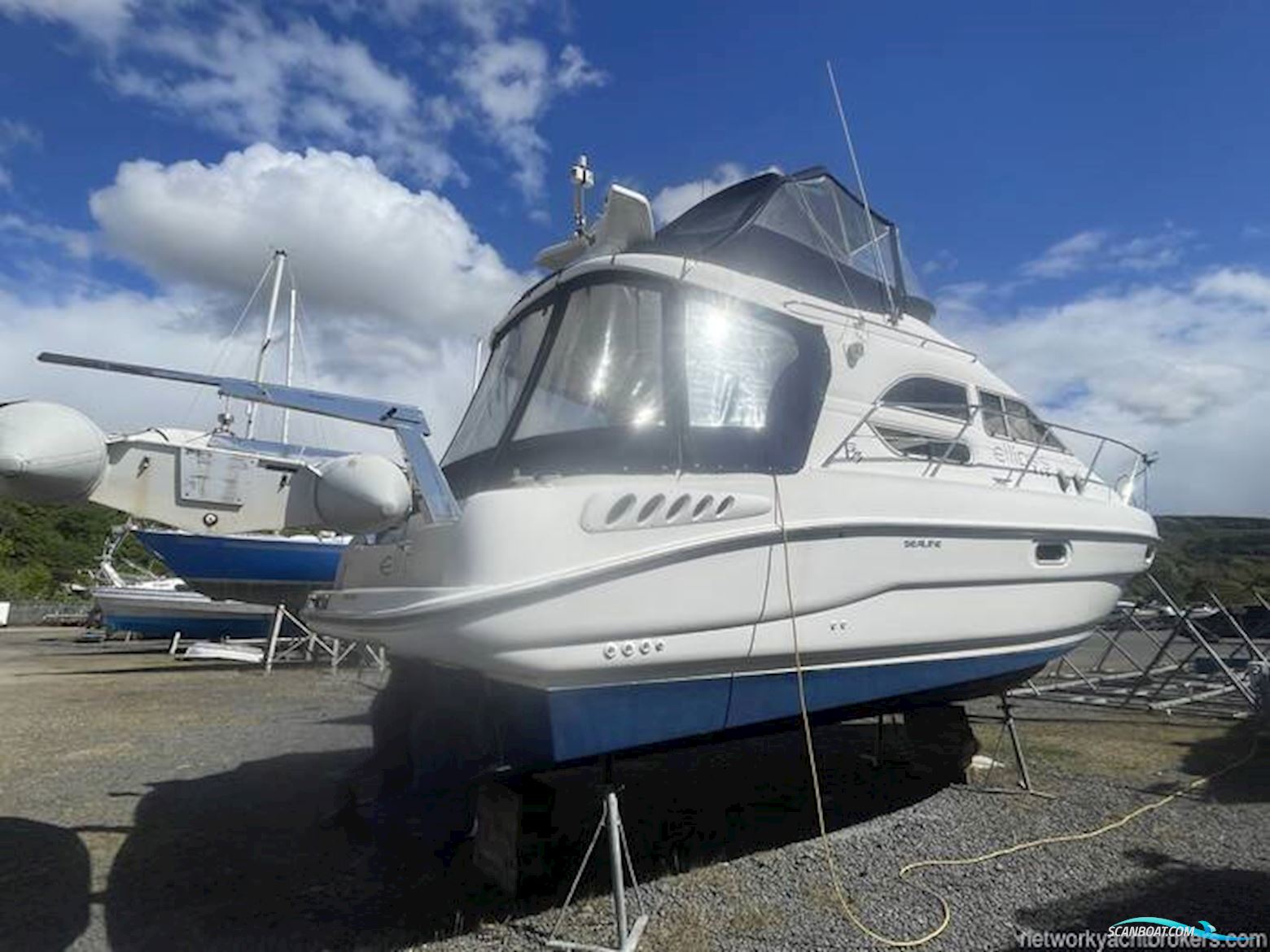 Sealine International F33