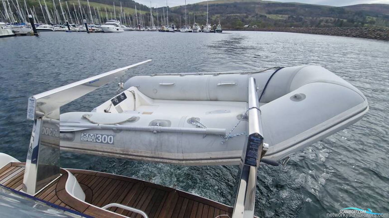 Sealine International F33