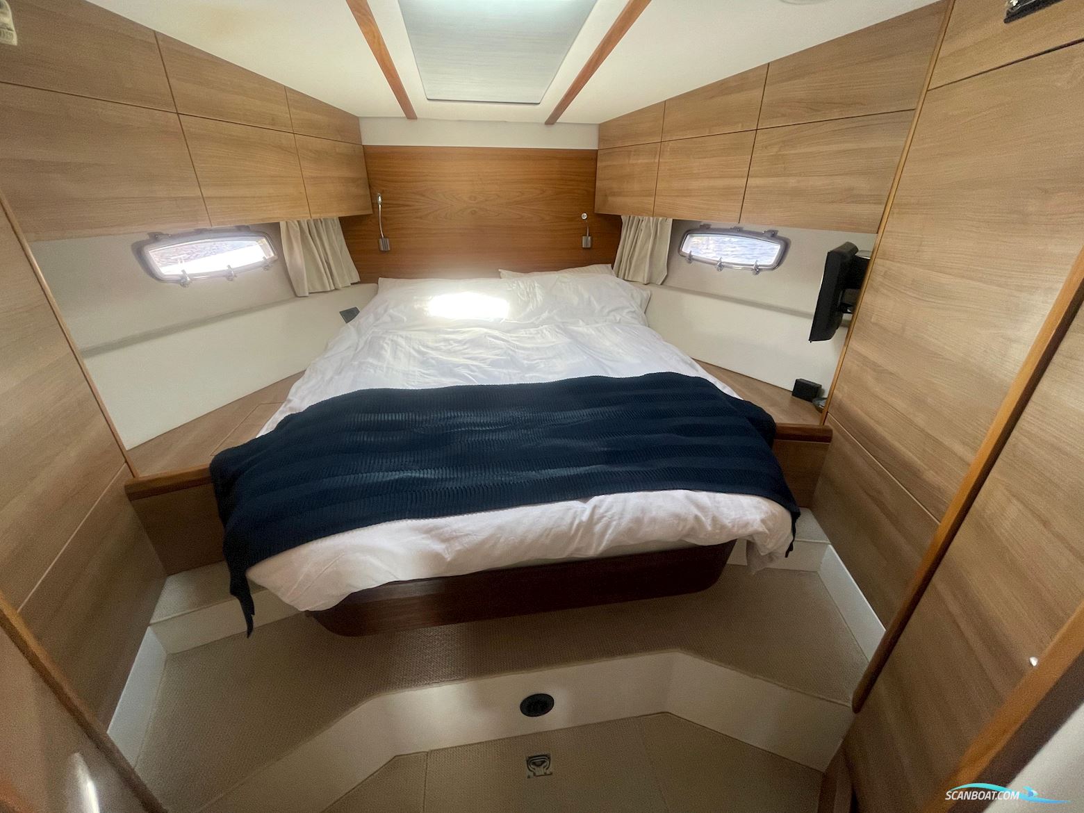 Sealine International F42