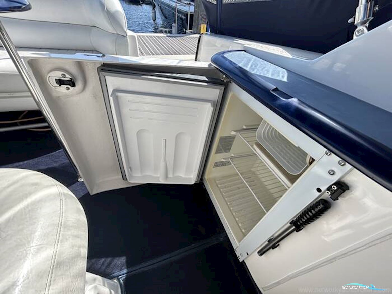 Sealine International S23