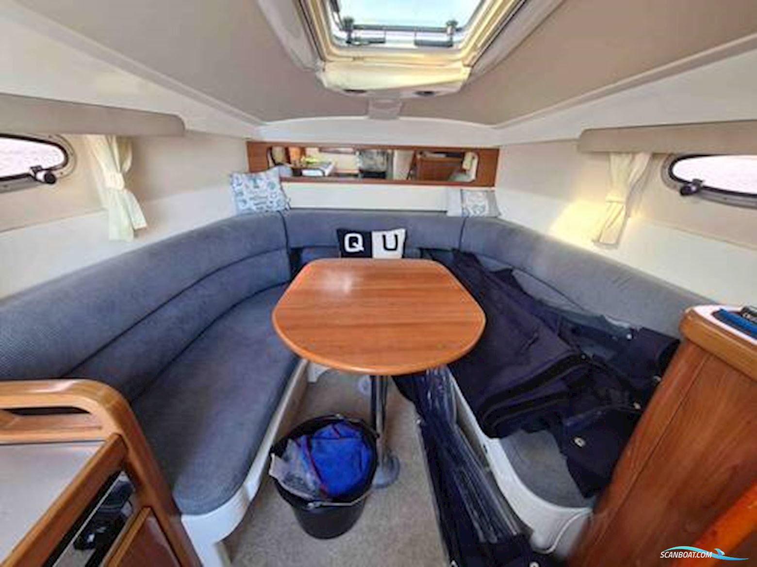 Sealine International S23 Sports Cruiser