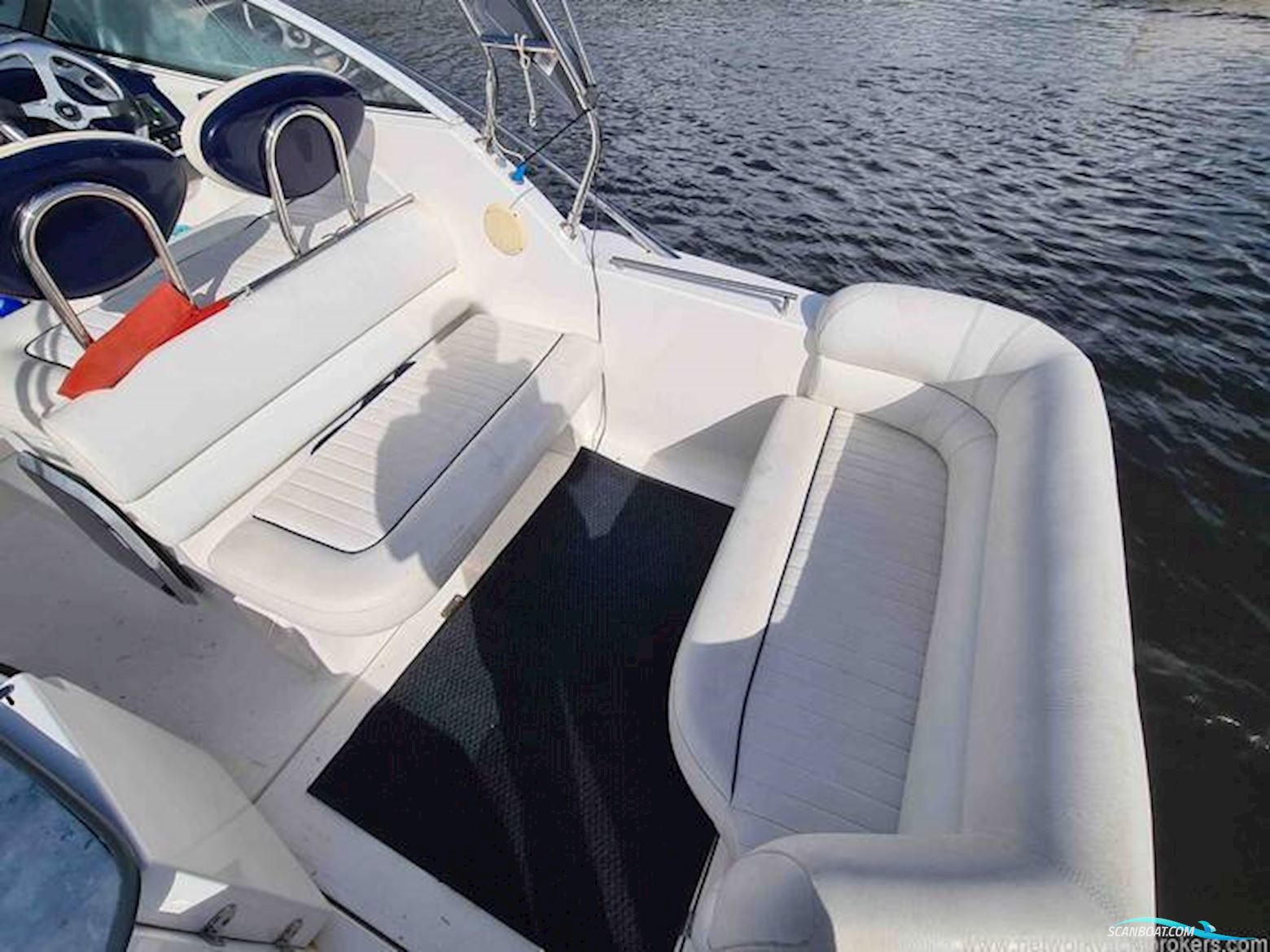 Sealine International S23 Sports Cruiser