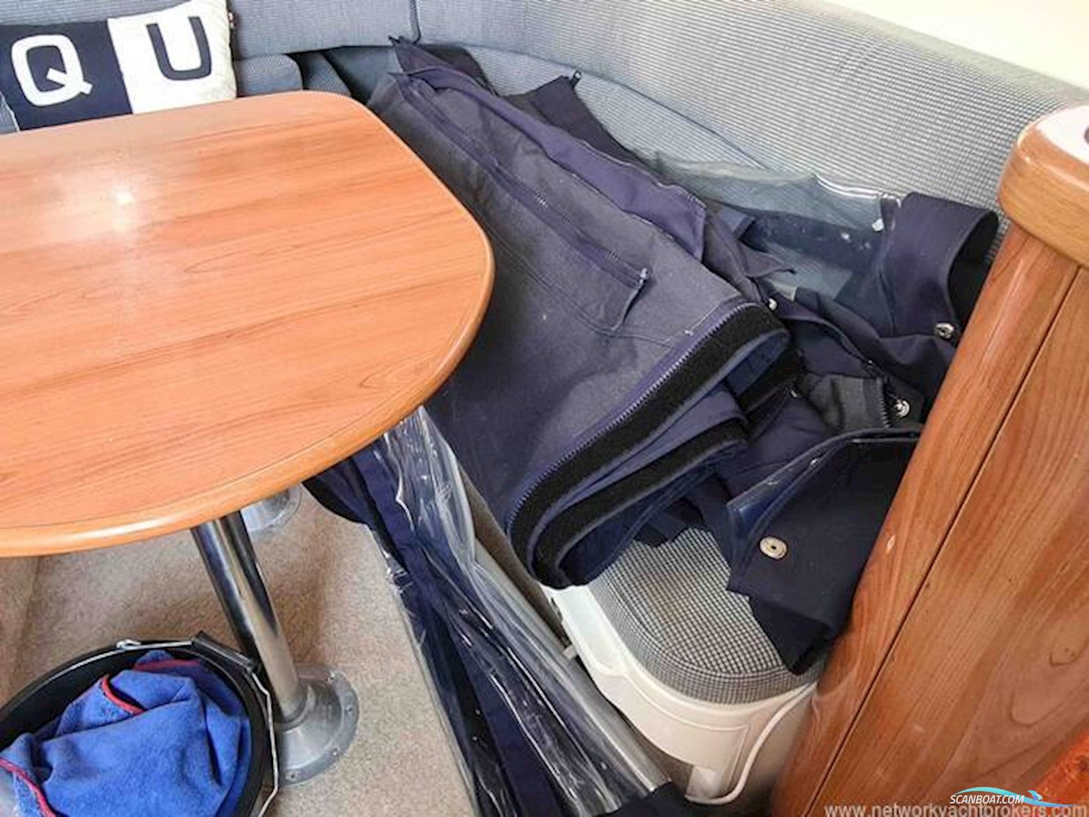 Sealine International S23 Sports Cruiser