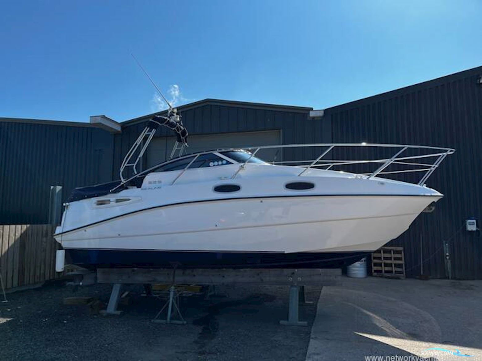 Sealine International S23 Sports Cruiser