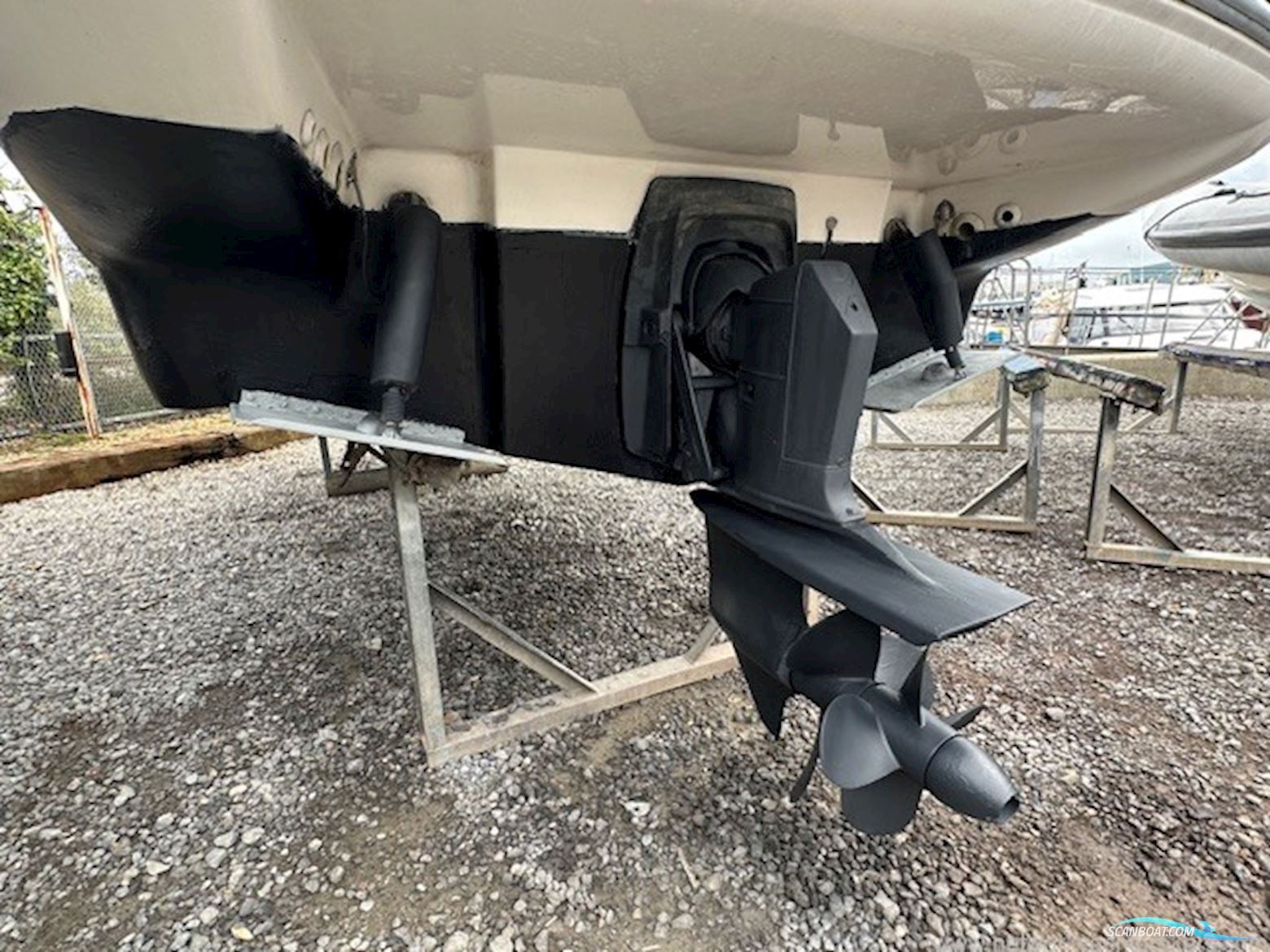 Sealine International S24