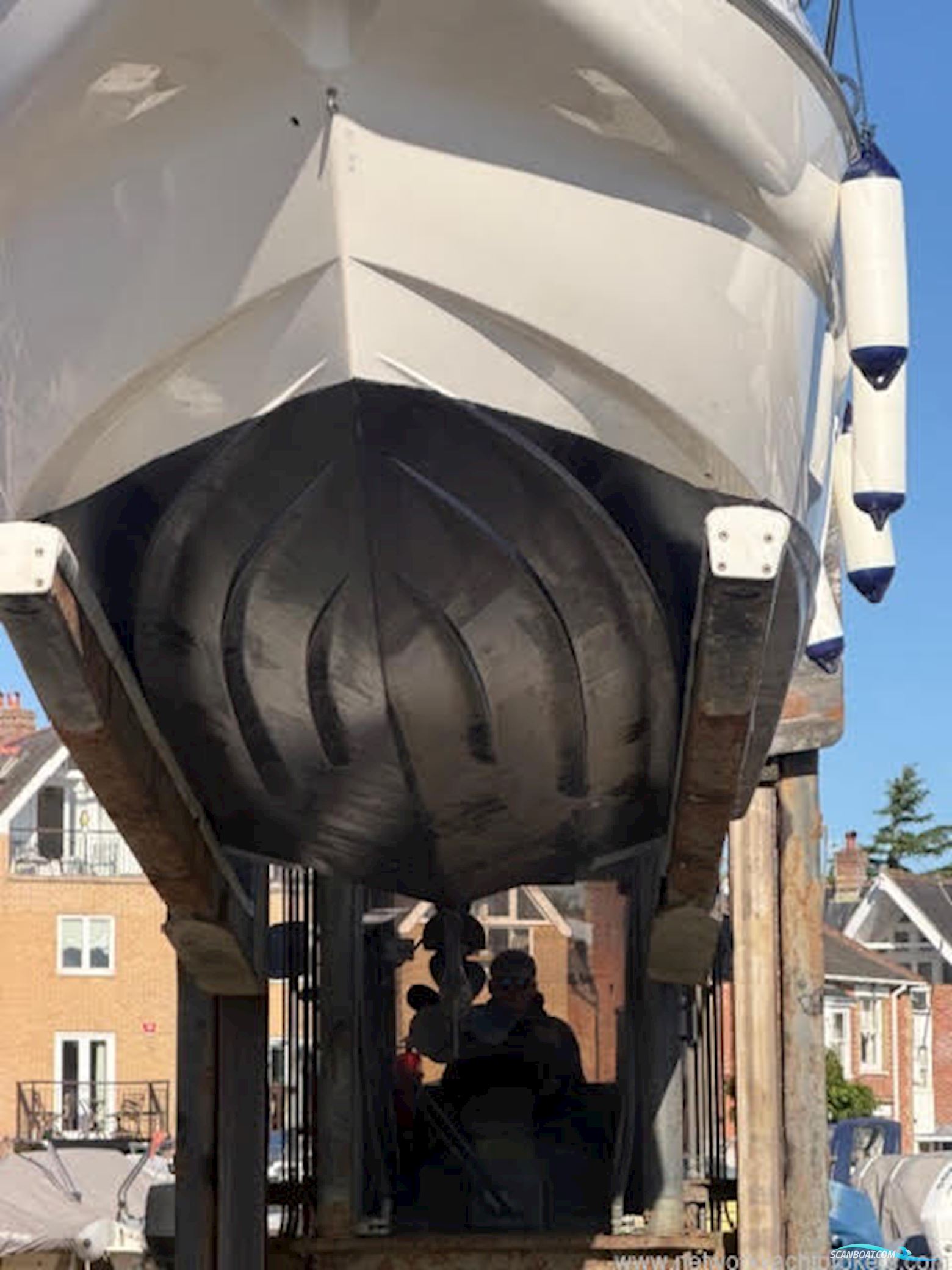 Sealine International S24